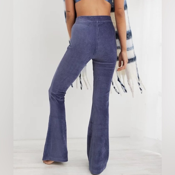 Aerie Groove-On Velour High Waisted Flare Pant - Picture 5 of 7